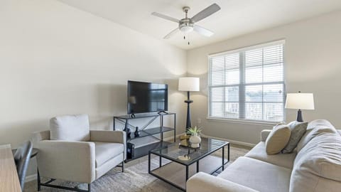 Landing Modern Apartment with Amazing Amenities (ID1256X568) Apartment in Greenville