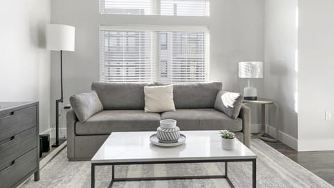 Landing Modern Apartment with Amazing Amenities (ID1255X864) Apartment in Cincinnati