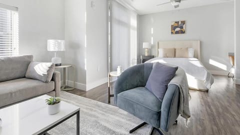 Landing Modern Apartment with Amazing Amenities (ID1255X864) Apartment in Cincinnati