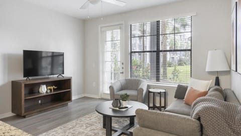 Landing Modern Apartment with Amazing Amenities (ID9801X81) Apartment in Town N Country