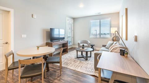 Landing Modern Apartment with Amazing Amenities (ID8172X51) Apartment in Colorado Springs
