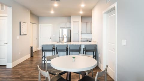Landing Modern Apartment with Amazing Amenities (ID8172X51) Apartment in Colorado Springs