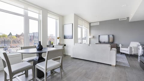 Landing Modern Apartment with Amazing Amenities (ID8566X33) Apartment in Vancouver