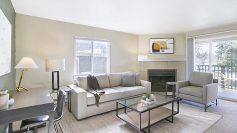 Landing Modern Apartment with Amazing Amenities (ID8880X28) Apartment in Federal Way