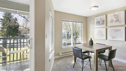 Landing Modern Apartment with Amazing Amenities (ID8880X28) Apartment in Federal Way