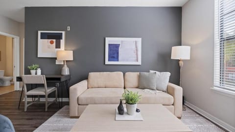 Landing Modern Apartment with Amazing Amenities (ID1007X705) Apartment in Town N Country