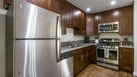 Landing Modern Apartment with Amazing Amenities (ID8735X33) Apartment in Westwood