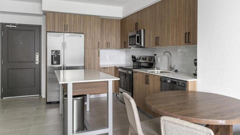 Landing Modern Apartment with Amazing Amenities (ID1398X007) Apartment in Dania Beach