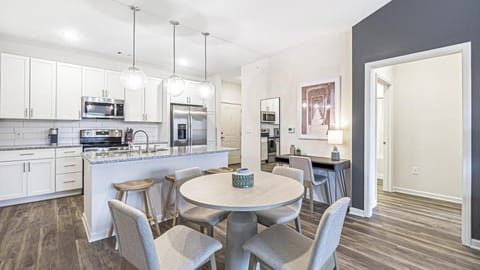 Landing Modern Apartment with Amazing Amenities (ID9014X95) Apartment in Nashville