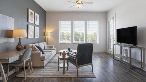 Landing Modern Apartment with Amazing Amenities (ID9755X57) Apartment in Leander