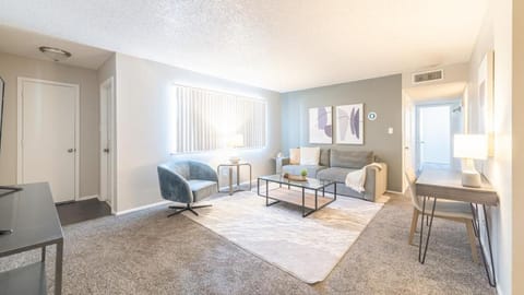 Landing Modern Apartment with Amazing Amenities (ID7515X32) Apartment in Albuquerque