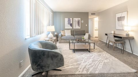 Landing Modern Apartment with Amazing Amenities (ID7515X32) Apartment in Albuquerque