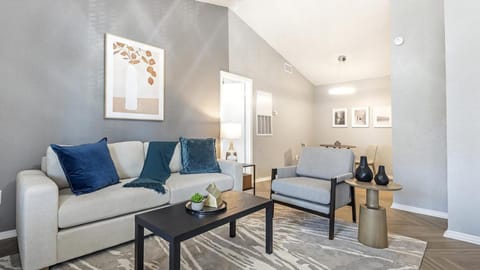 Landing Modern Apartment with Amazing Amenities (ID8521X55) Apartment in Fort Worth