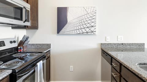 Landing Modern Apartment with Amazing Amenities (ID7866X62) Apartment in Worthington