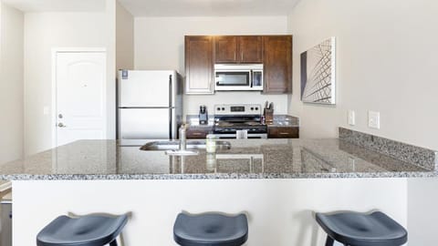 Landing Modern Apartment with Amazing Amenities (ID7866X62) Apartment in Worthington