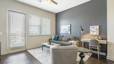 Landing Modern Apartment with Amazing Amenities (ID8635X10) Apartment in Irving
