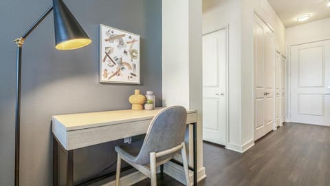 Landing Modern Apartment with Amazing Amenities (ID8635X10) Apartment in Irving