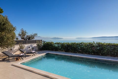 Sea view, Swimming pool
