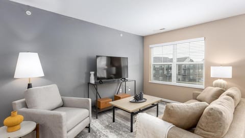 Landing Modern Apartment with Amazing Amenities (ID8358X13) Apartment in Hilliard