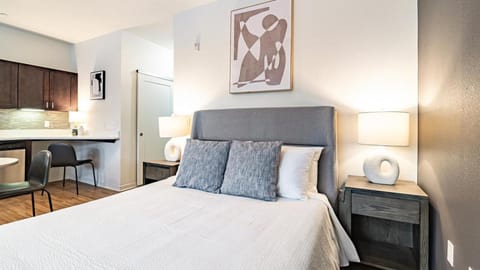 Landing Modern Apartment with Amazing Amenities (ID8283X49) Apartment in Centennial