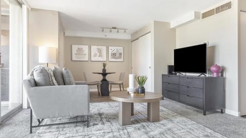 Landing Modern Apartment with Amazing Amenities (ID1013X113) Apartment in Capitol Hill