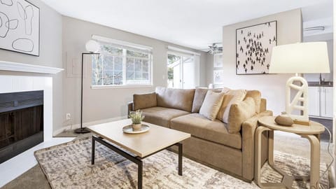 Landing Modern Apartment with Amazing Amenities (ID9058X88) Apartment in Vancouver