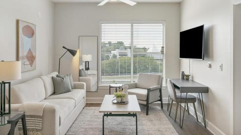 Landing Modern Apartment with Amazing Amenities (ID9133X64) Apartment in The Gulch