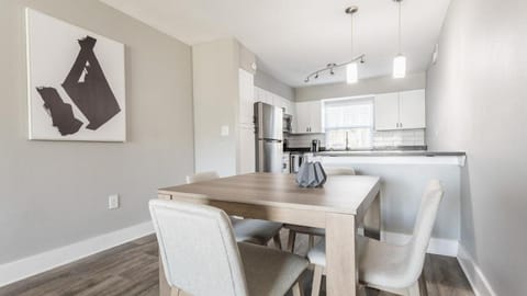 Landing Modern Apartment with Amazing Amenities (ID5971X73) Apartment in Jacksonville