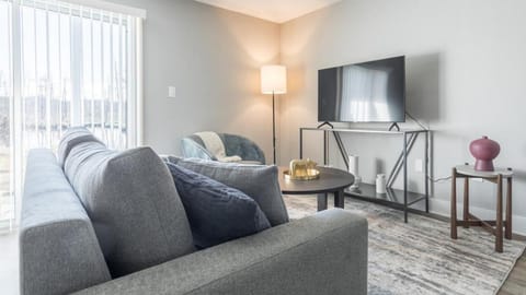 Landing Modern Apartment with Amazing Amenities (ID5971X73) Apartment in Jacksonville