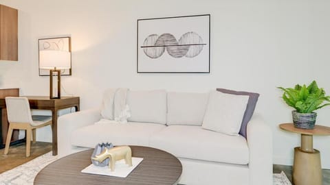 Landing Modern Apartment with Amazing Amenities (ID8493X83) Apartment in Bothell