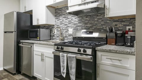 Landing Modern Apartment with Amazing Amenities (ID9191X62) Apartment in Smyrna