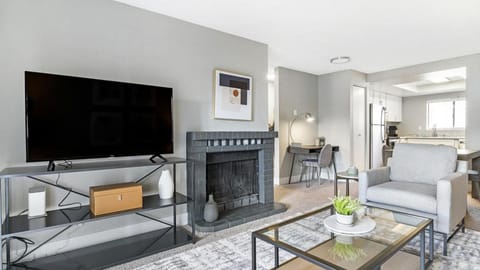 Landing Modern Apartment with Amazing Amenities (ID9454X04) Apartment in Cascade-Fairwood