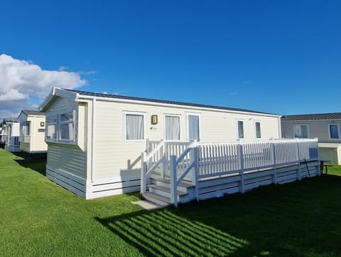 Property building, Balcony/Terrace