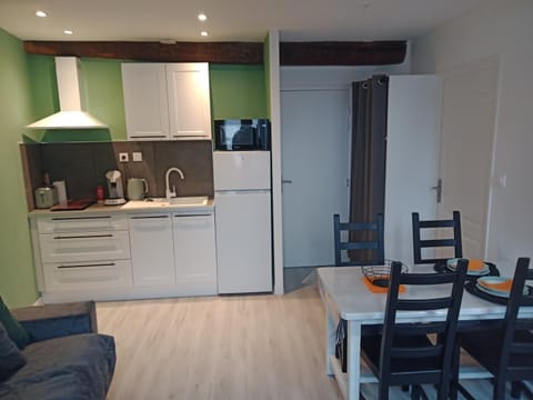 Dining area, kitchen