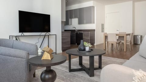 Landing Modern Apartment with Amazing Amenities (ID8115X19) Apartment in San Jose