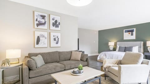 Landing Modern Apartment with Amazing Amenities (ID8363X48) Apartment in Crystal City