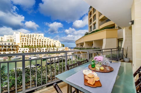 View (from property/room), Balcony/Terrace, Balcony/Terrace, Food and drinks, Food, City view