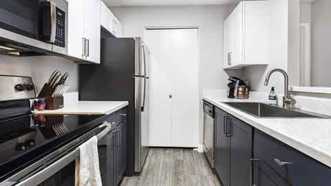 Landing Modern Apartment with Amazing Amenities (ID8221X53) Apartment in Casas Adobes