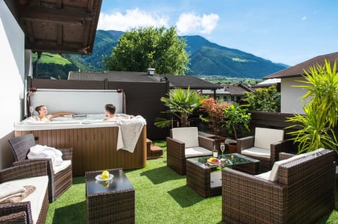 Property building, Hot Tub