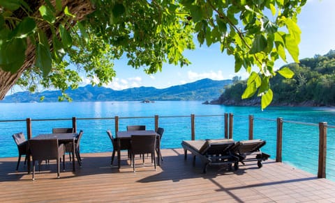 Restaurant/places to eat, Beach, Sea view