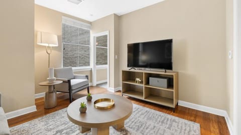 Landing Modern Apartment with Amazing Amenities (ID7864X05) Apartment in Mud Island