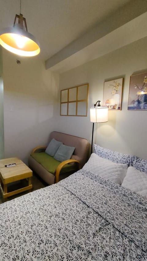 Bed, Living room, Seating area