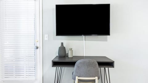 Landing Modern Apartment with Amazing Amenities (ID9413X94) Apartment in Egypt Lake-Leto