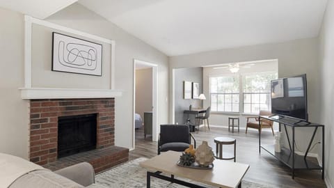 Landing Modern Apartment with Amazing Amenities (ID9622X63) Apartment in Altamonte Springs