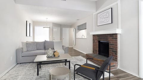 Landing Modern Apartment with Amazing Amenities (ID9622X63) Apartment in Altamonte Springs