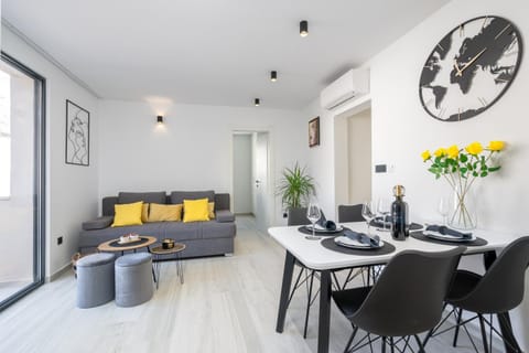 Apartman Nela Srebreno Apartment in Srebreno