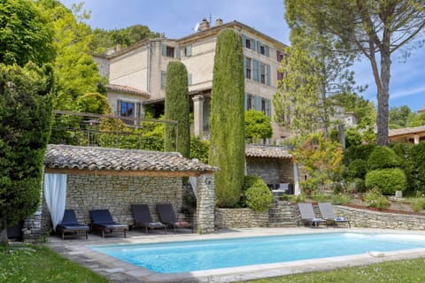 Property building, Facade/entrance, Swimming pool, sunbed