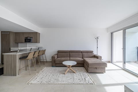 Patio, Living room, Seating area, Dining area, kitchen