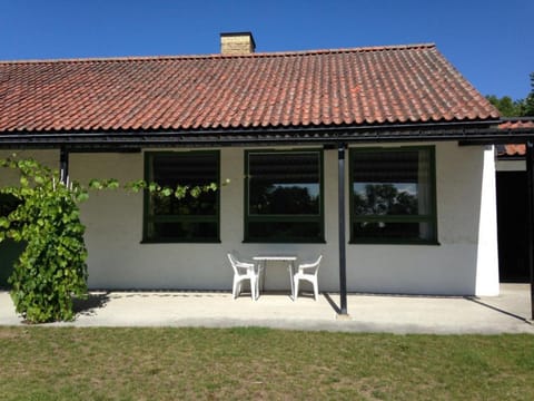 Patio, Facade/entrance, Seating area, Family