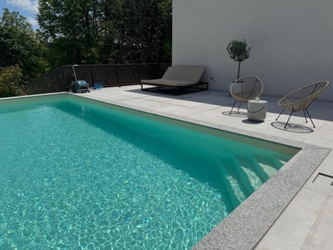 Seating area, Swimming pool, sunbed